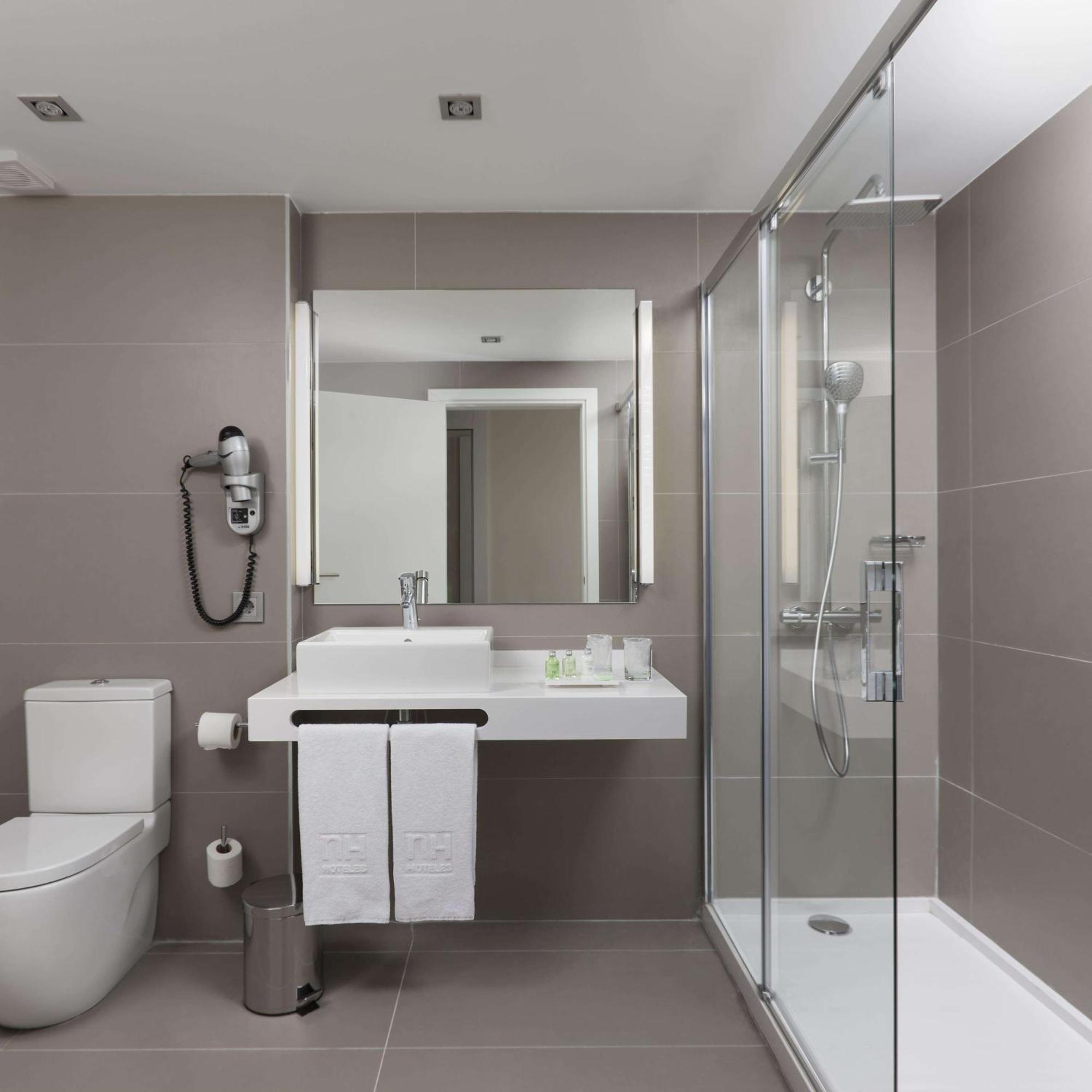 Habitación Doble con baño en apartamento de 3 o 4 dormitorios
